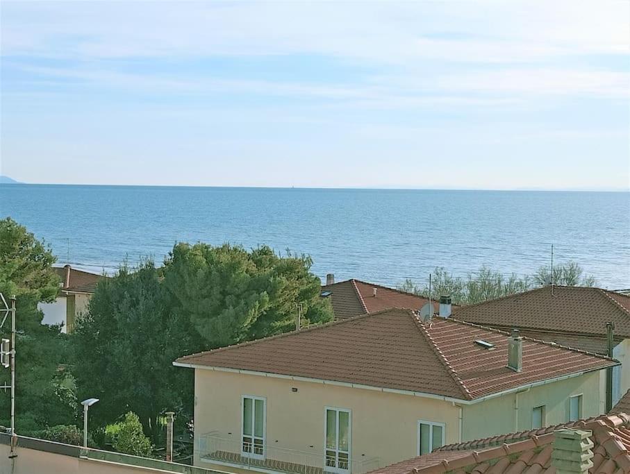 Appartamento A 50 Mt Dal Mare Rosignano Solvay Esterno foto